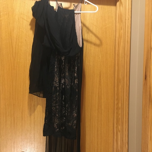 Black evening gown - Picture 3 of 4